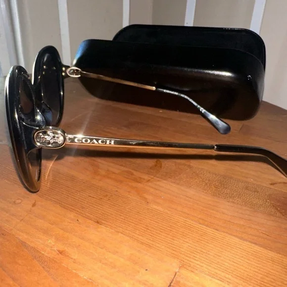 Coach Women's Samantha Vintage Black Sunglasses with Case - Picture 6 of 8